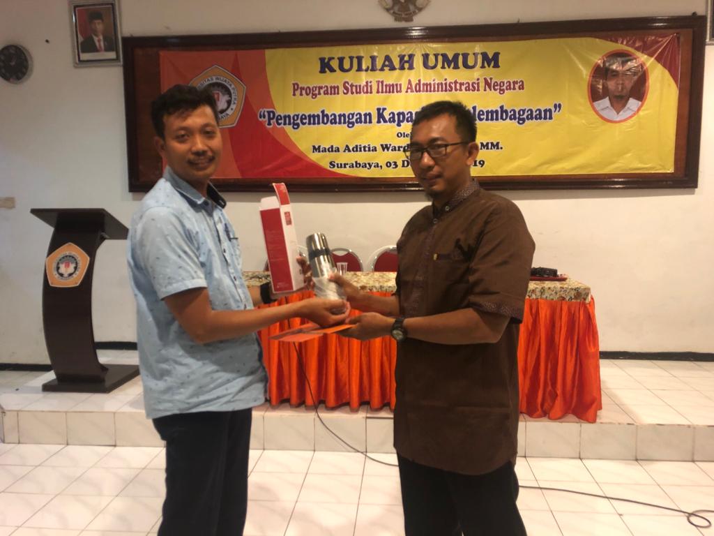 Dosen FEB UM Berikan Kuliah Umum di Universitas Wijaya Putra (UWP) Surabaya  - Universitas Mulia