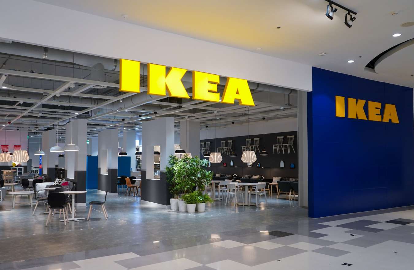 Scandalul de spionaj de la Ikea se mută în instanță. Gigantul de mobilă riscă o amendă