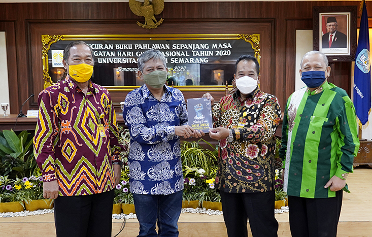 Universitas Negeri Semarang Universitas Berwawasan