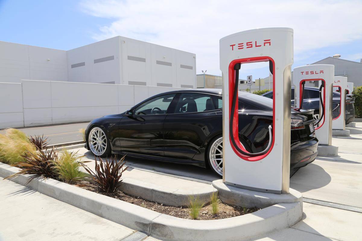 Unplugged Performance Solid Black Tesla Model S P85D Unplugged