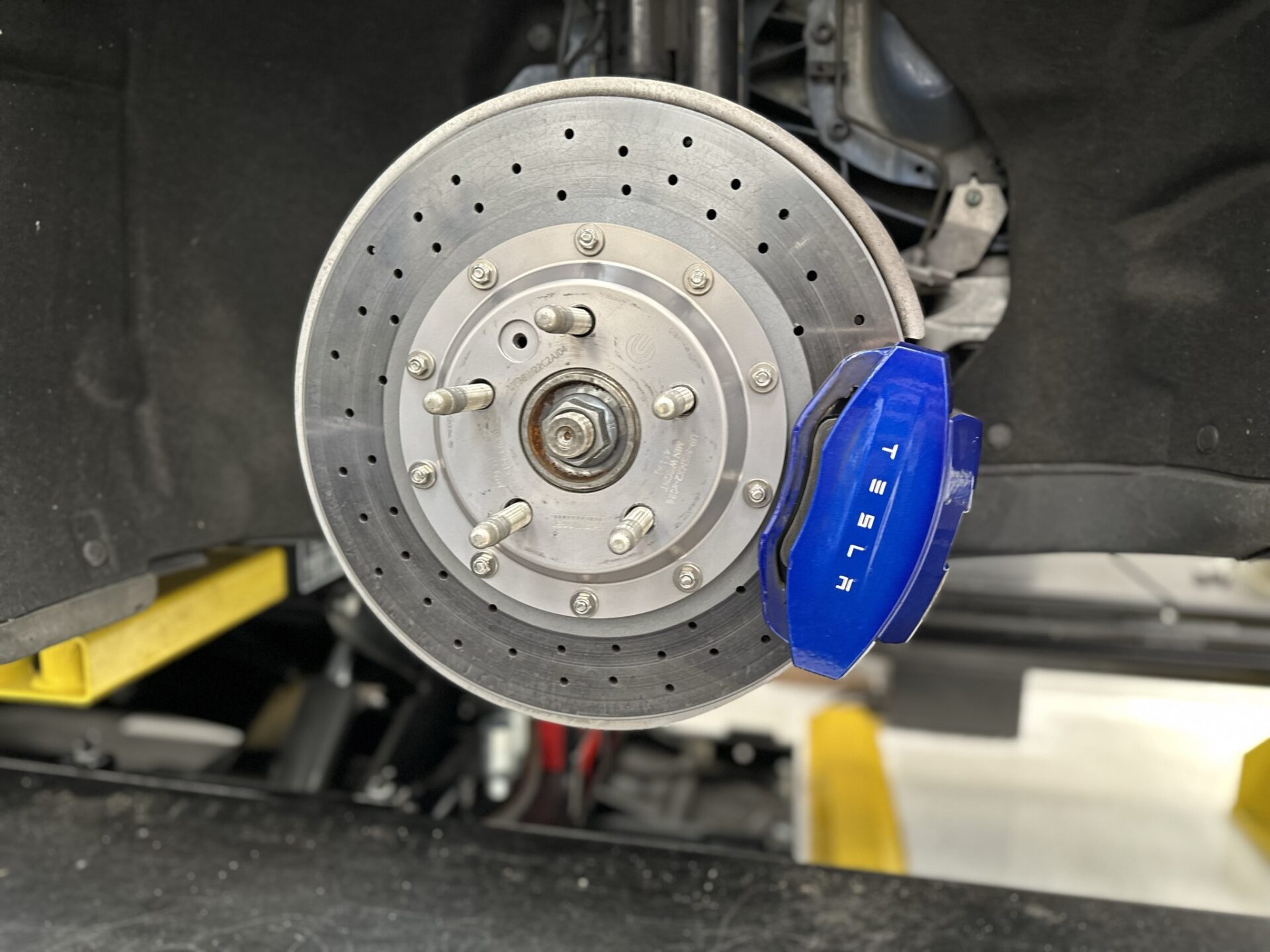 Tesla Model S Plaid Carbon Ceramic Front Big Brake Kit (BBK)