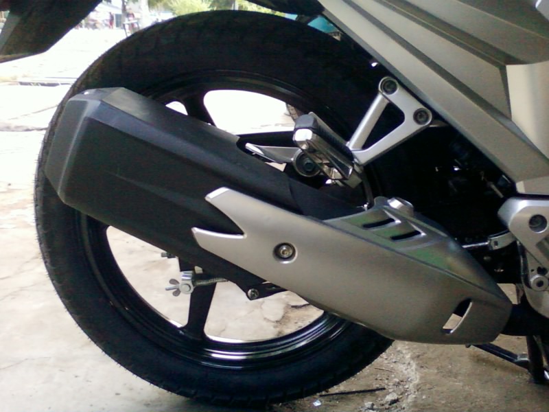 Mengecat Cover Knalpot Yamaha Scorpio rtb.web.id