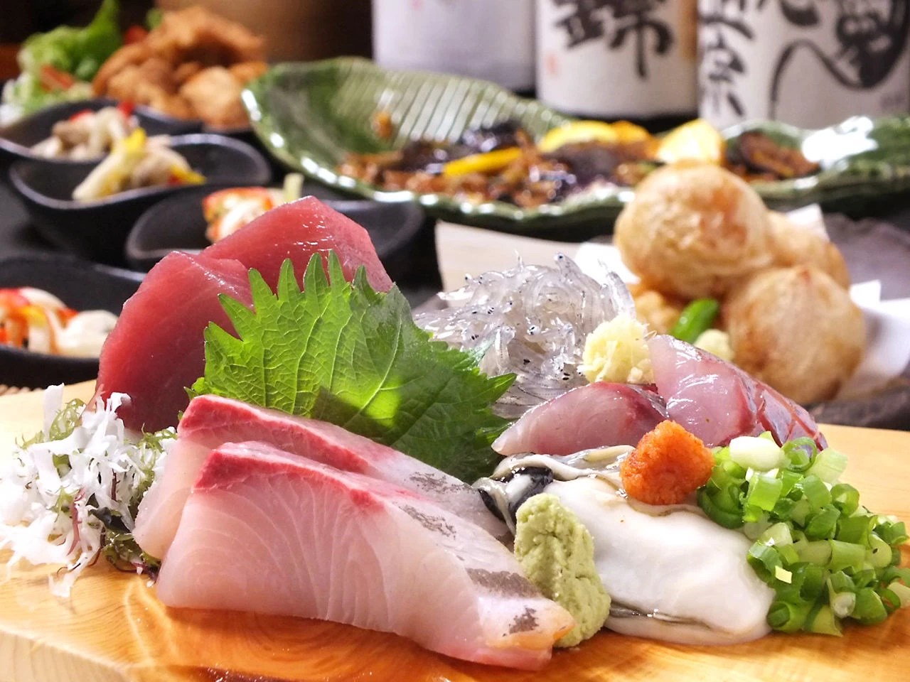 浜松の居酒屋・魚きくで新鮮な刺身と本格中華料理をお楽しみください