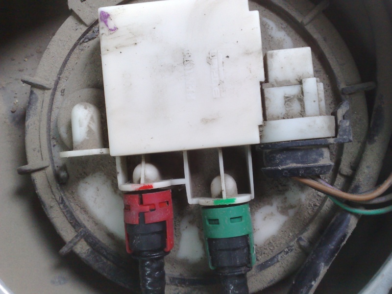 Regle Pompe A Essence Comment Demonter Ces Connectiques Auto Titre