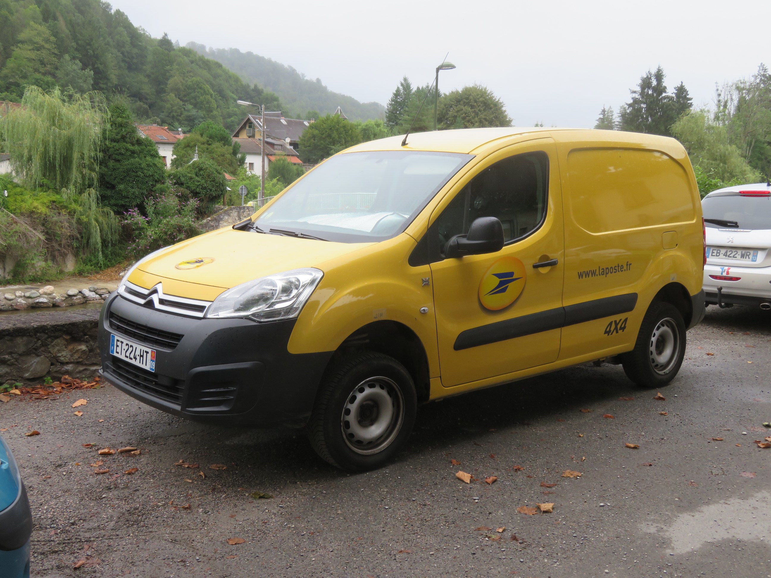 Véhicules de la poste Page 9 Auto titre