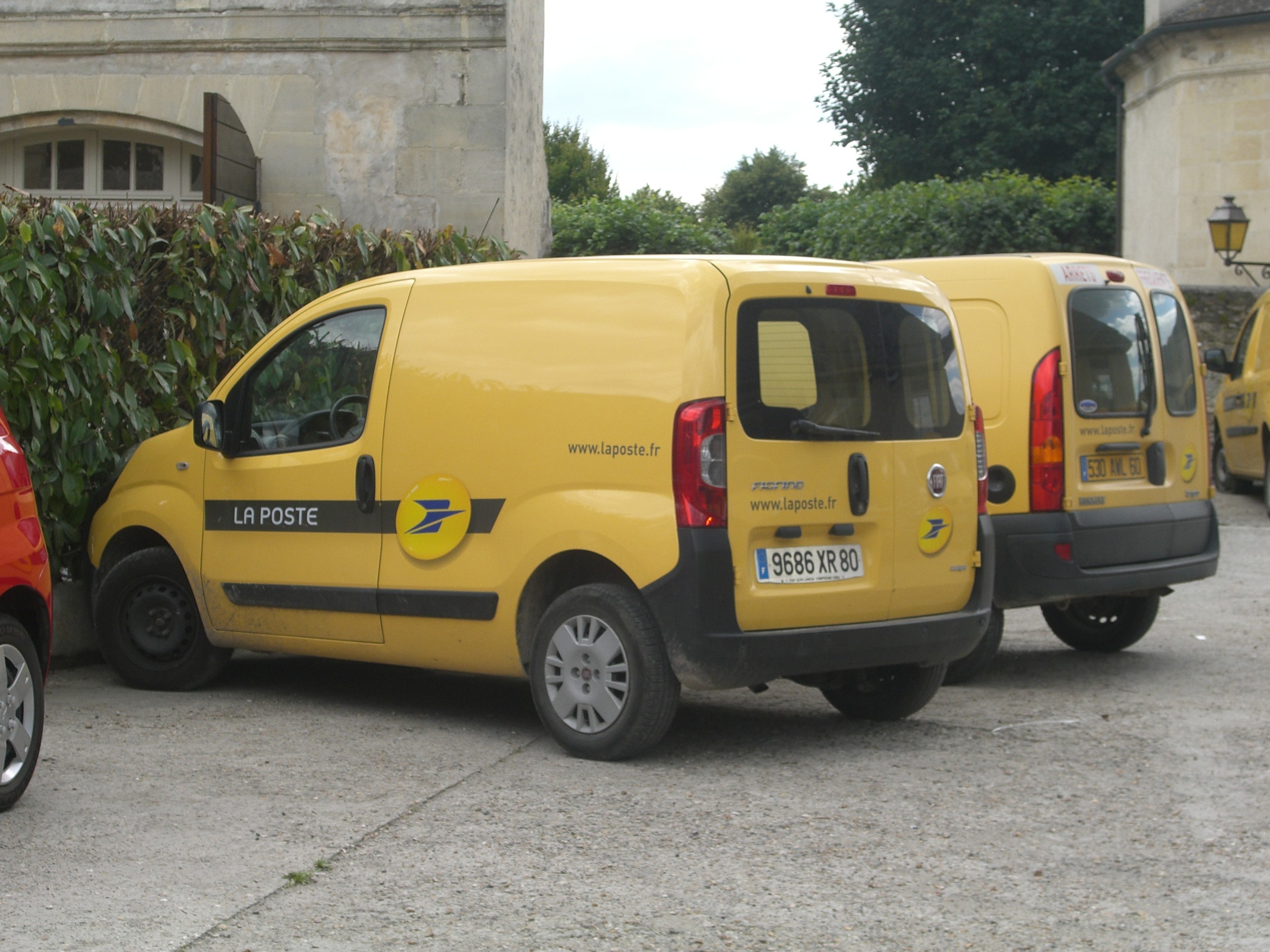 Véhicules de la poste Page 4 Auto titre