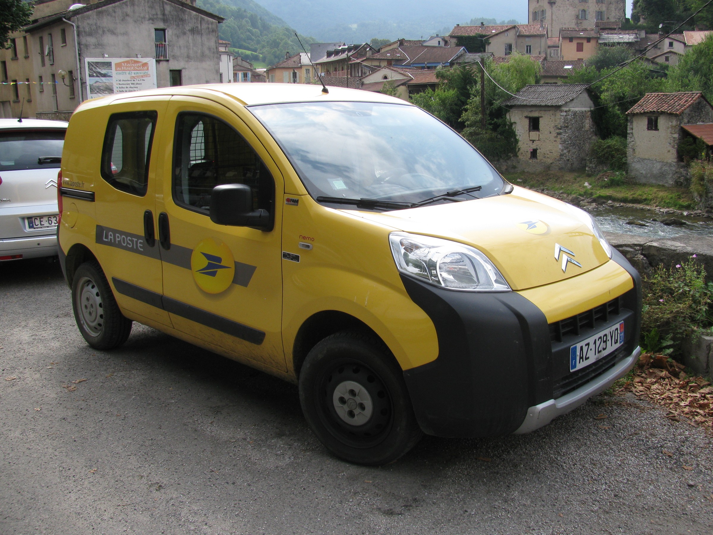 Véhicules de la poste Page 4 Auto titre