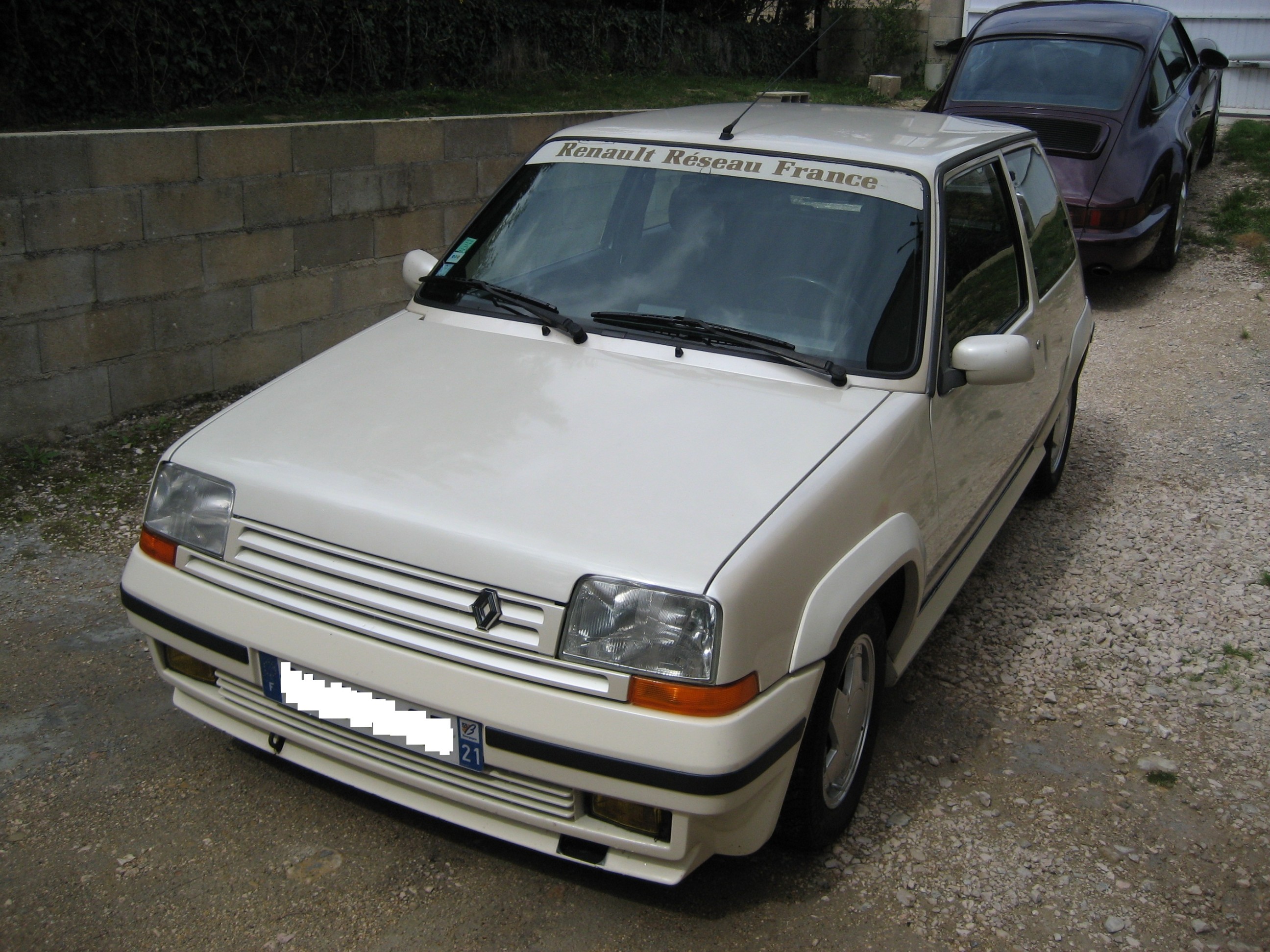 Fiche technique Renault Super 5 GTX Auto titre