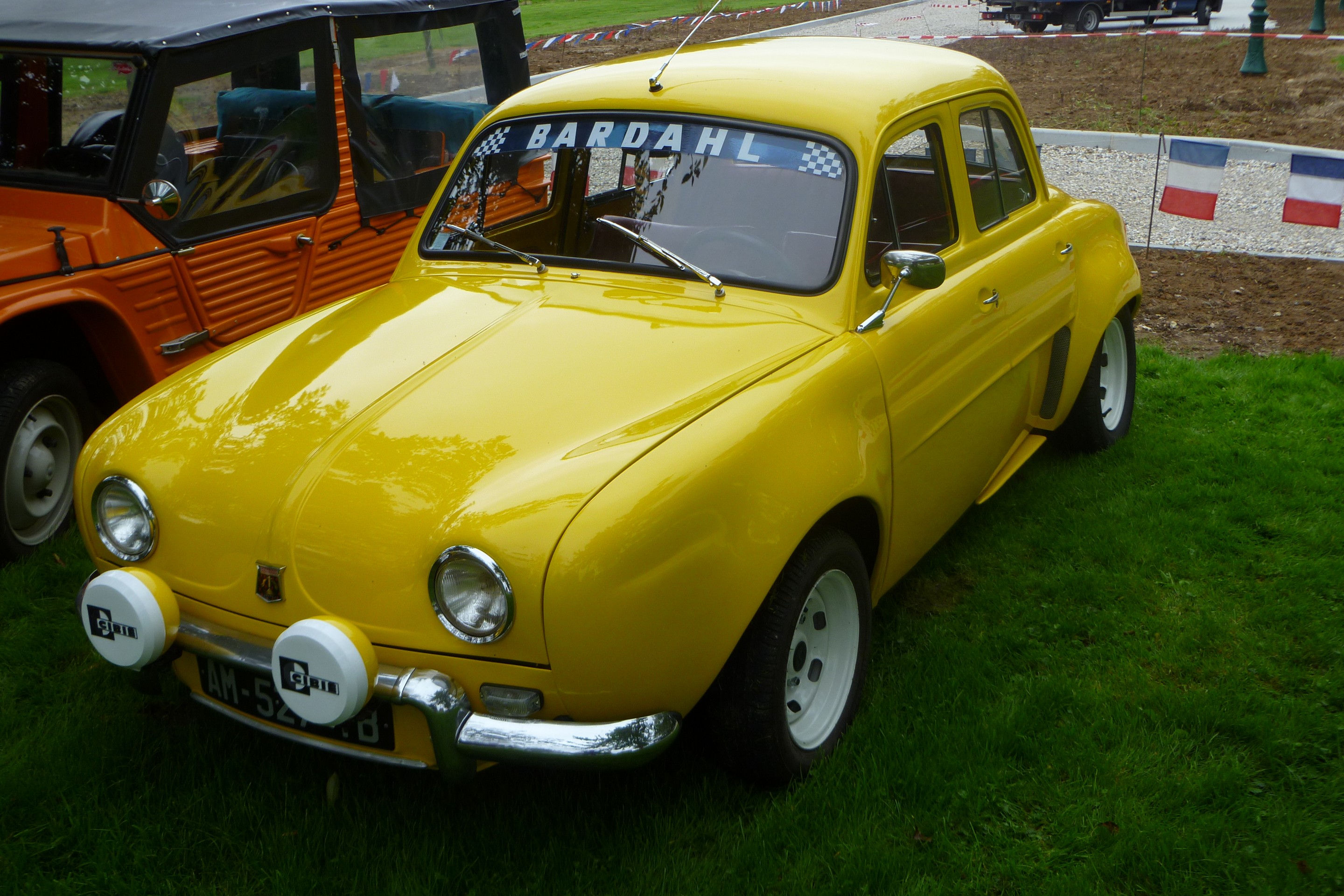 Nostalgie Renault Dauphine Auto titre