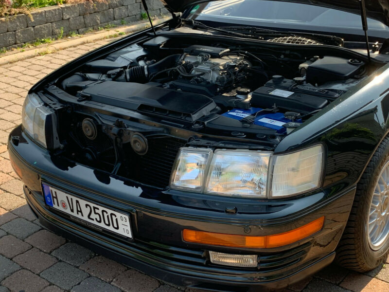 Marche arrière La Lexus LS 400 Auto titre