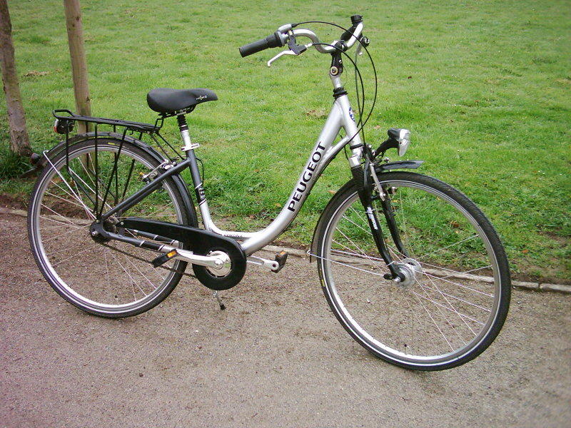 PEUGEOT CORONA SCHÖNES 28 ZOLL ALUTOURENFAHRRAD CITYBIKE 7GANG