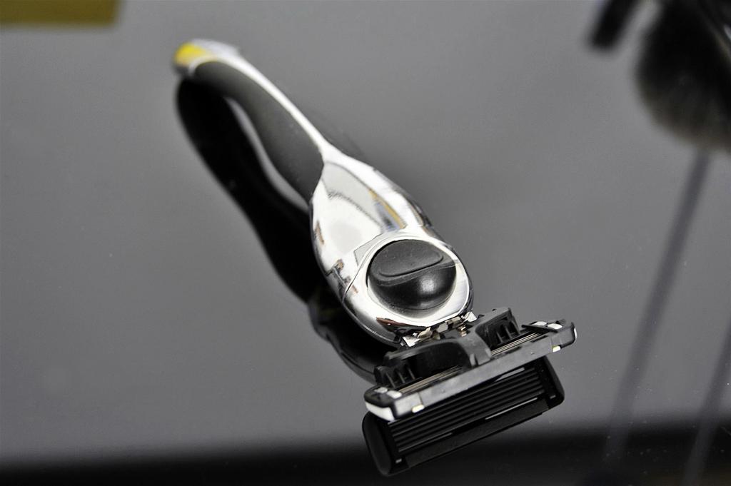 ShaveLab Systemrasierer. Seite 3