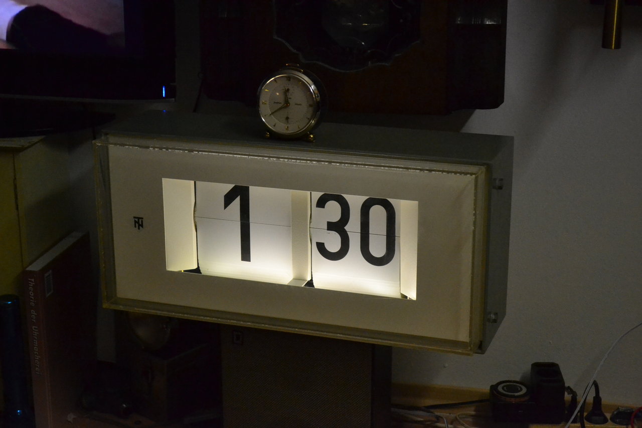 Uhren vorstellen allgemein » Klappzahlenuhren Groß und klein