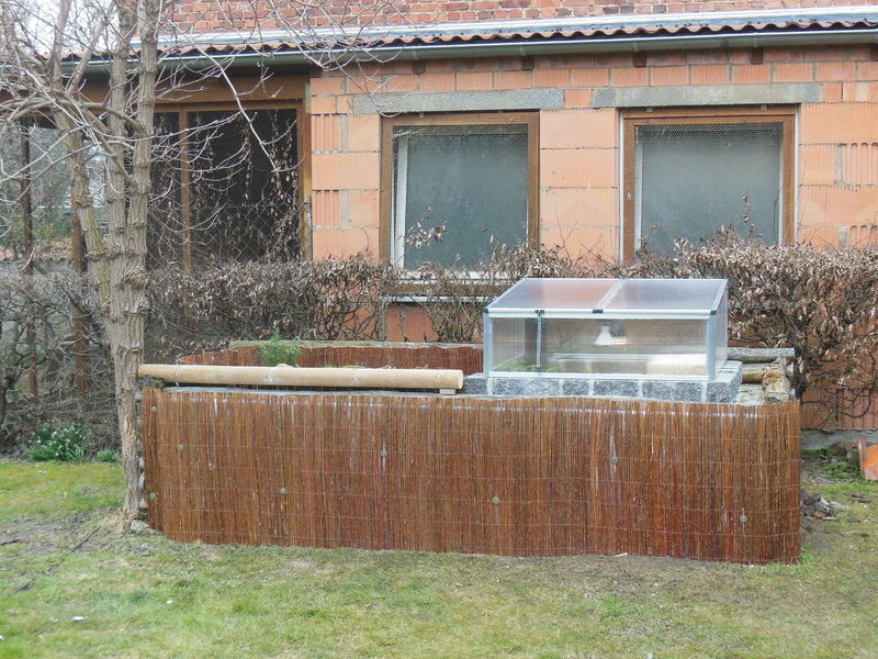 Überwinterungsgrube im Hochbeet