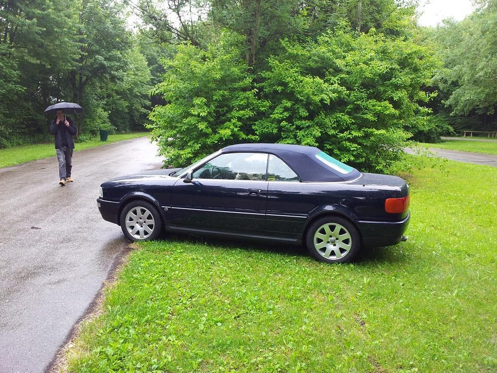 Fast neues manuelles Audi 80 Cabriolet Verdeck blau AudiTeile