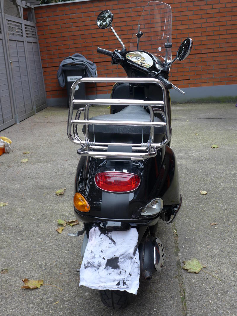 Heckschaden an ET4 ZAPM04 Vespaforum.de... das Vespa Forum für die
