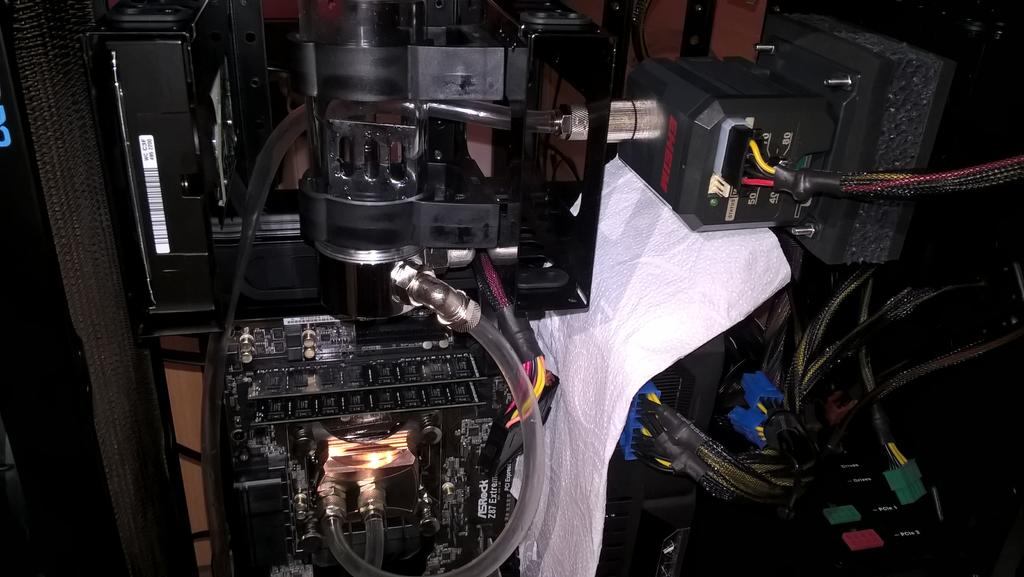 Benötige Hilfe, erste WaKü, Eheim 1046 pumpt nicht Die Hardware