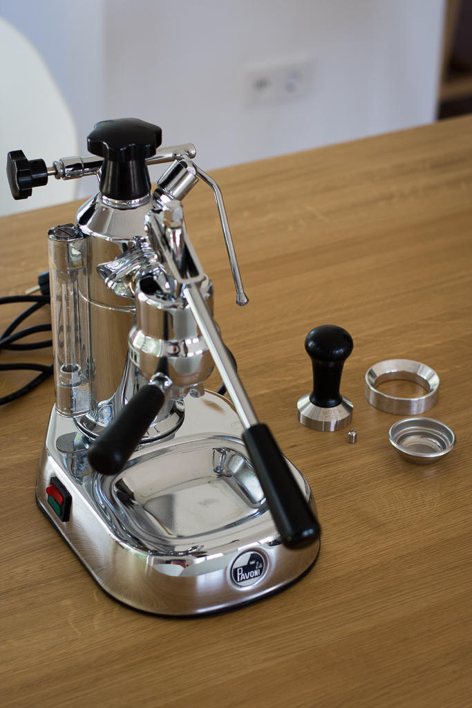[Verkauft] Pavoni Europiccola + Trichter, Tamper, Einlochdüse