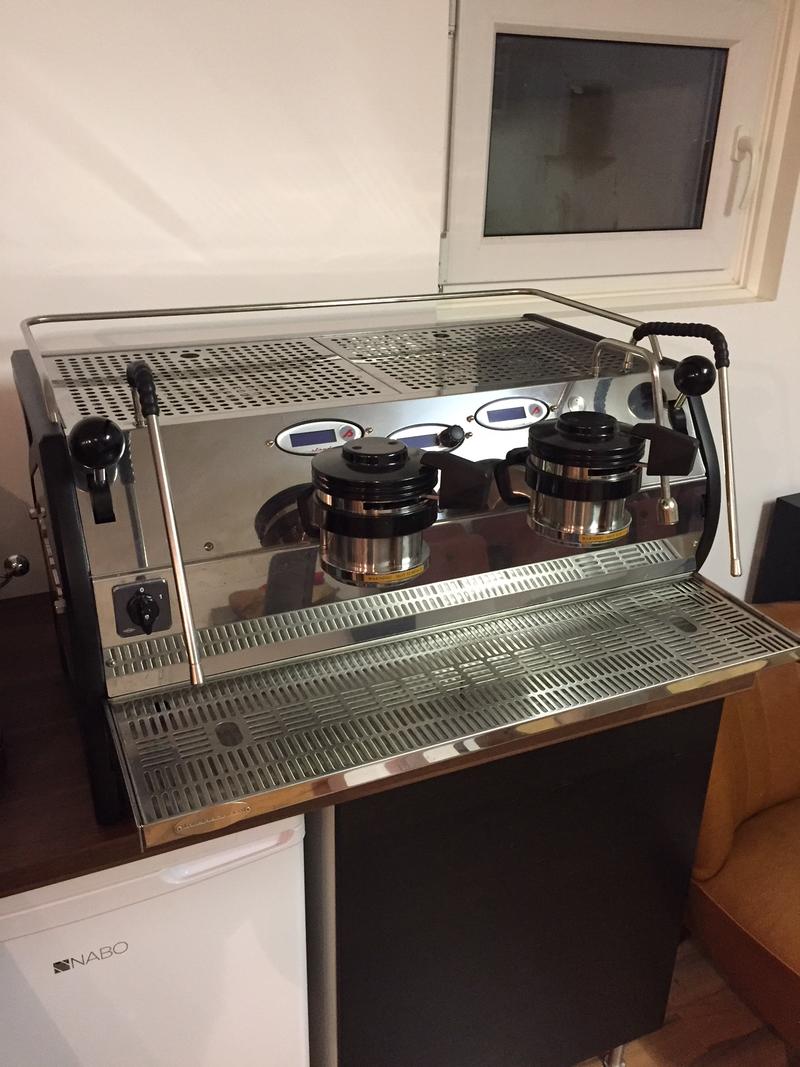 [Verkauft] La Marzocco Strada EP zweigruppig