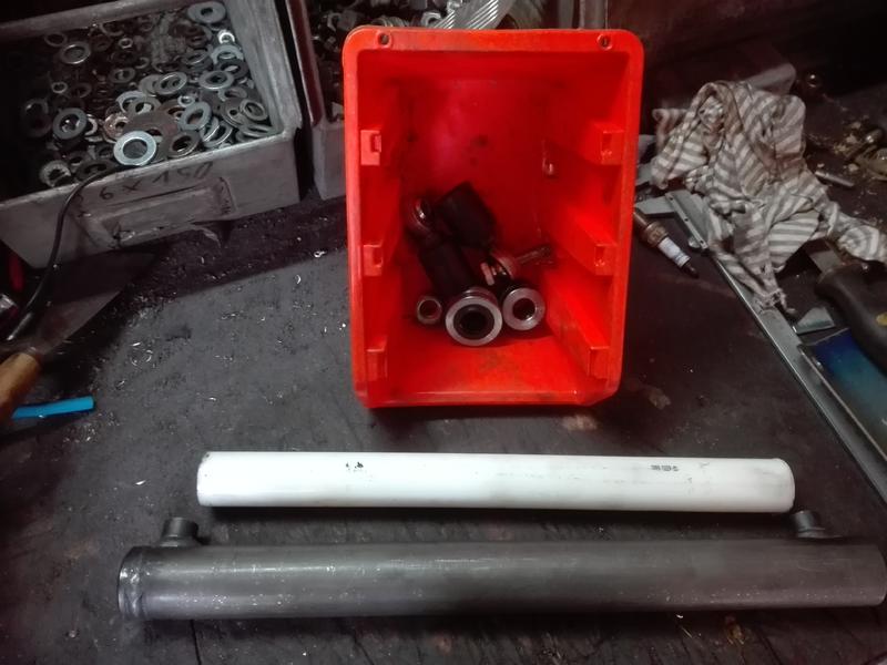 self centering rear steer cylinder Page 5 Pirate 4x4