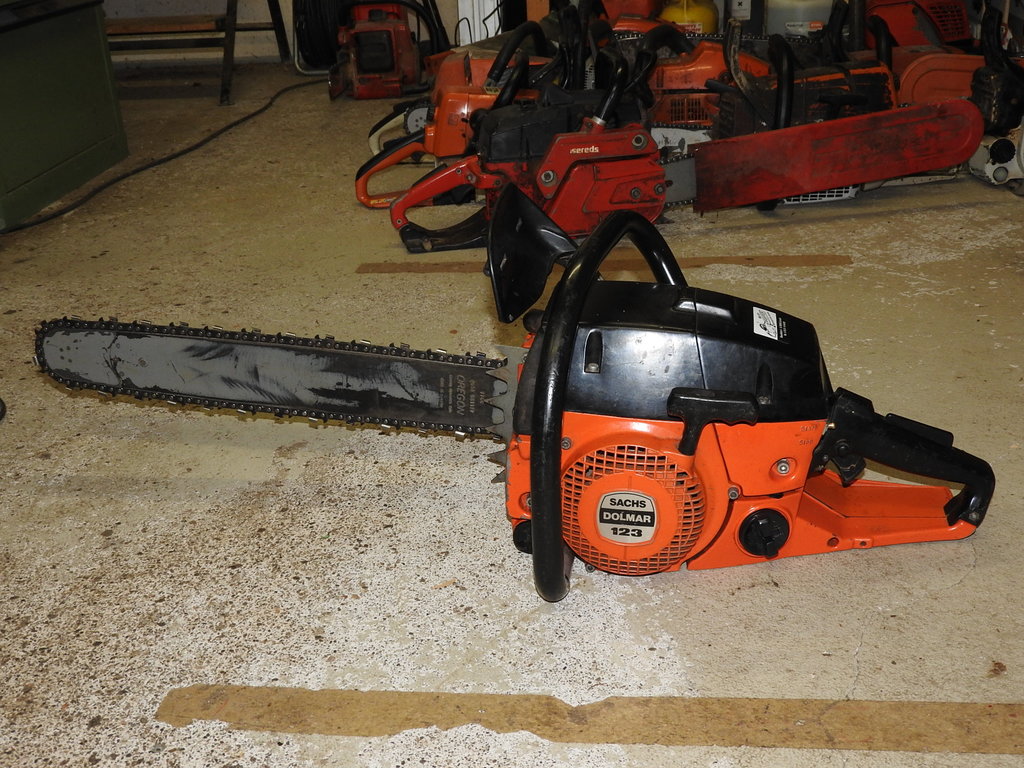 Biete Motorsäge SachsDolmar 123 in sehr gutem Zustand Biete Motorsäge SachsDolmar 123 in sehr gutem Zustand