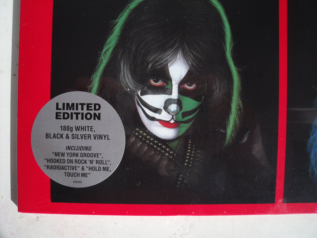 KISS BEST OF SOLO ALBUMS LIMITED COLOURED SPLATTERED VINYL EDITION