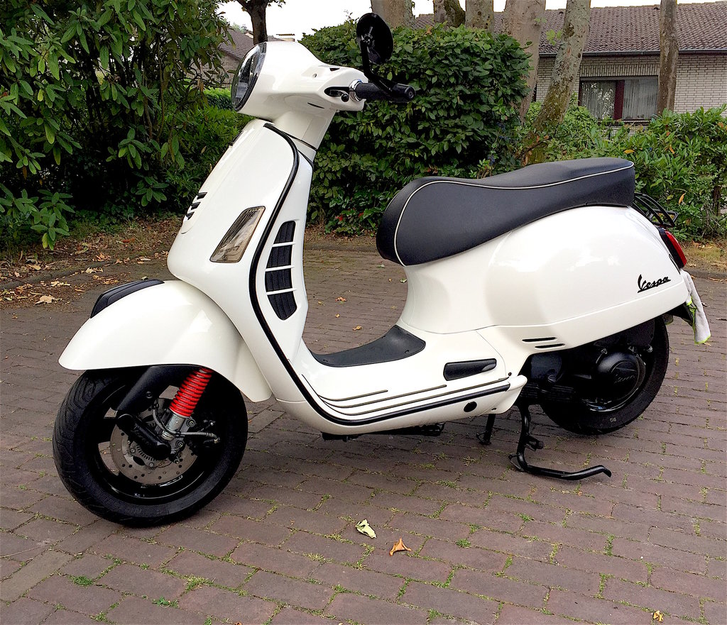 2018 Vespa GTS 300 Weiß wie Neu! Vespaforum.de... das Vespa Forum für die moderne Vespa!