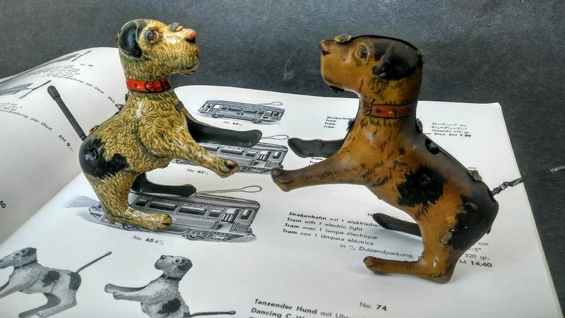 Tippco Tanzender Hund mit Uhrwerk, No.74, Lithografiertes Blech, 1937 & um 1950, Germany & U.S