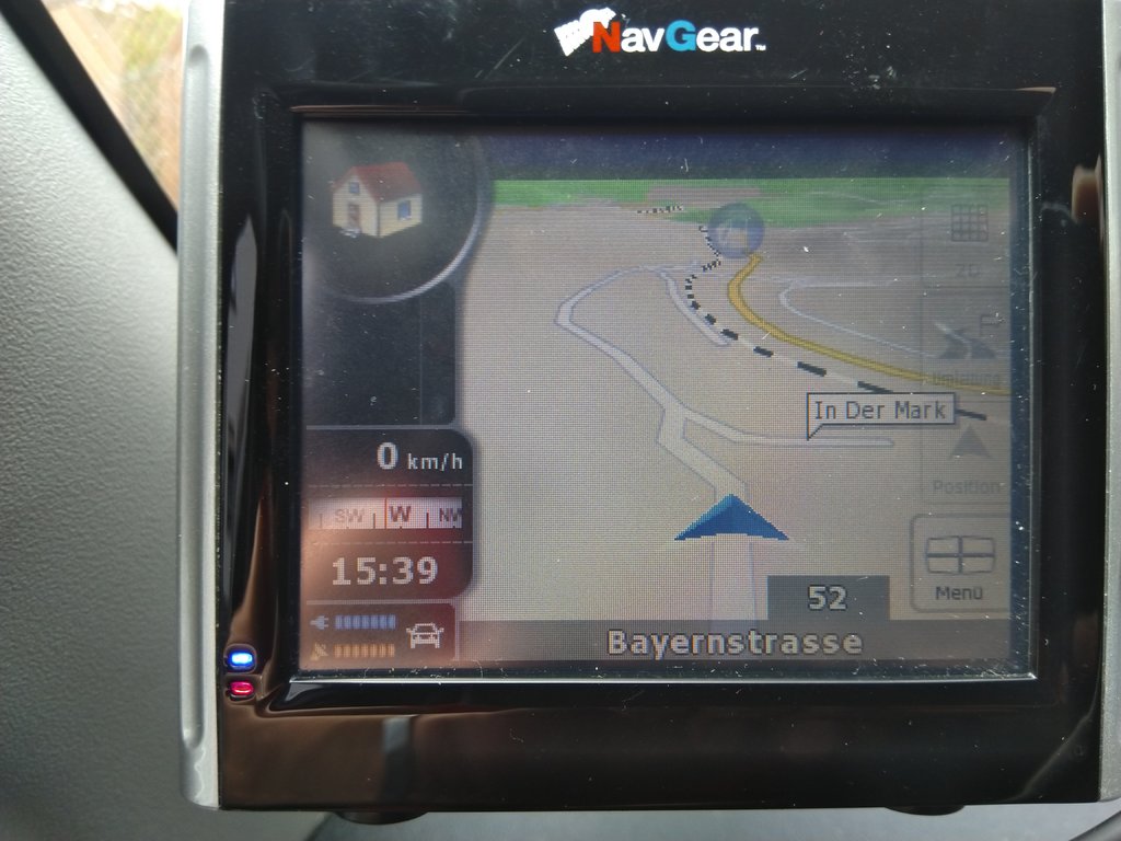 • Strassennavigation