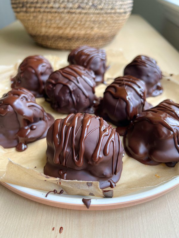 Healthy Banana Date Chocolate Bites Recipes