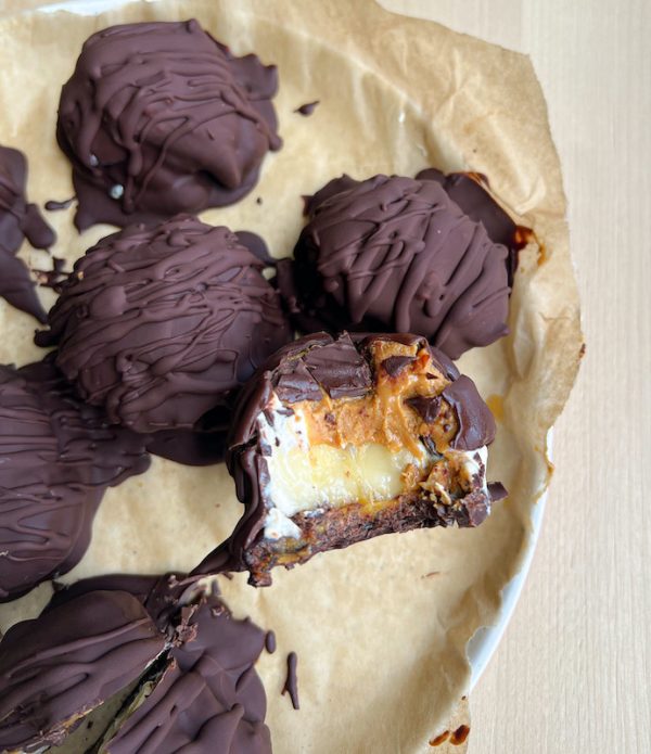 Healthy Banana Date Chocolate Bites Recipes