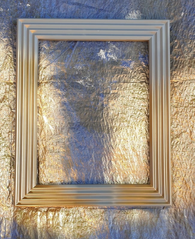 How To Distress A Picture Frame With Chalk And Spray Paint