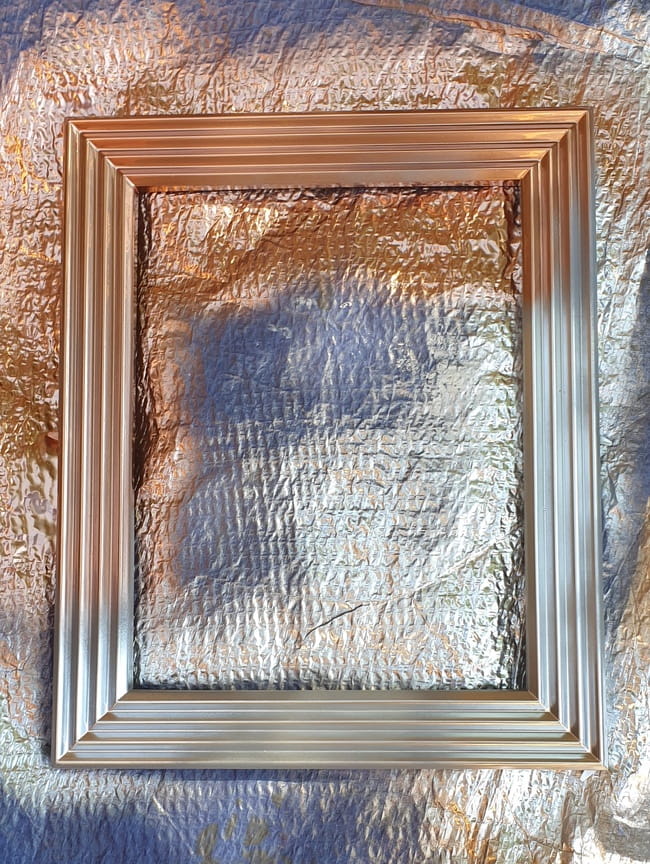 How To Distress A Picture Frame With Chalk And Spray Paint