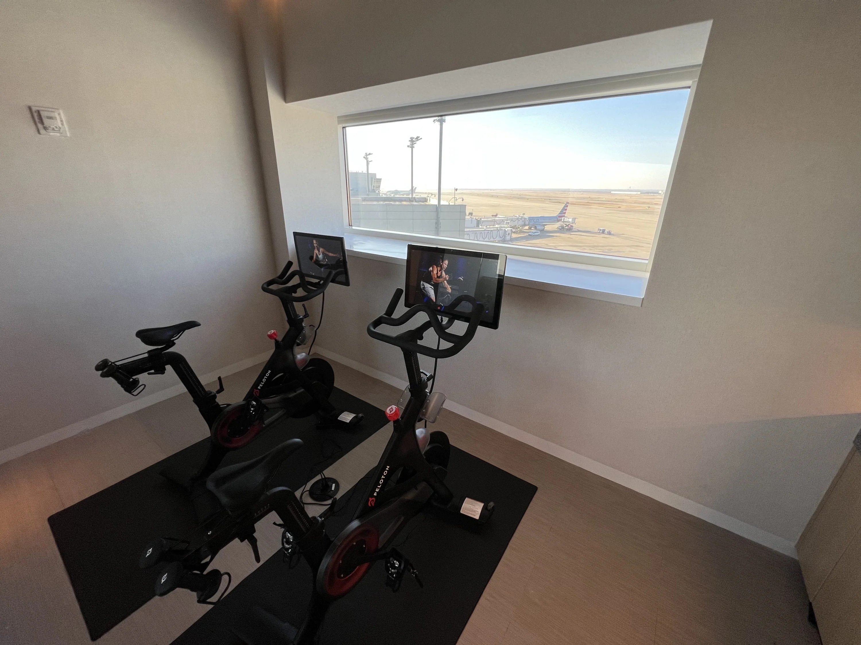 Full List of Capital One Lounges [Map, Locations, Hours & More]