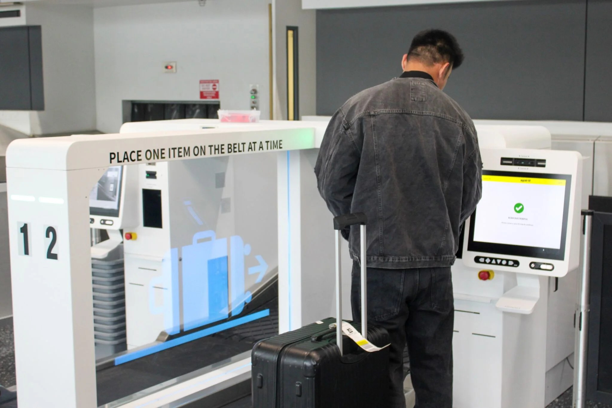 Spirit Introduces SelfBag Drop at Detroit Metro Airport