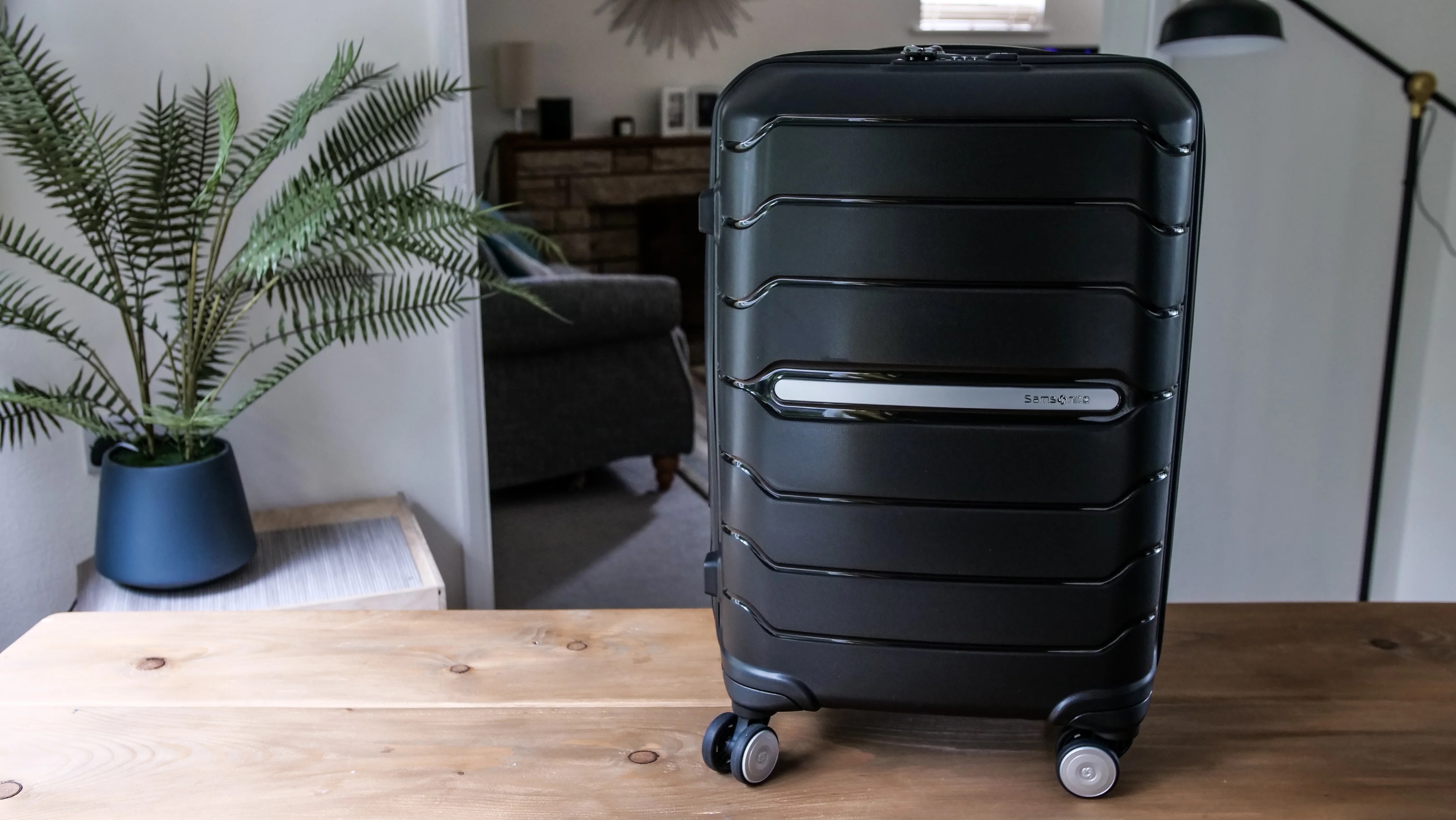 Samsonite Freeform Hardside Luggage Review Worth it? [Video]