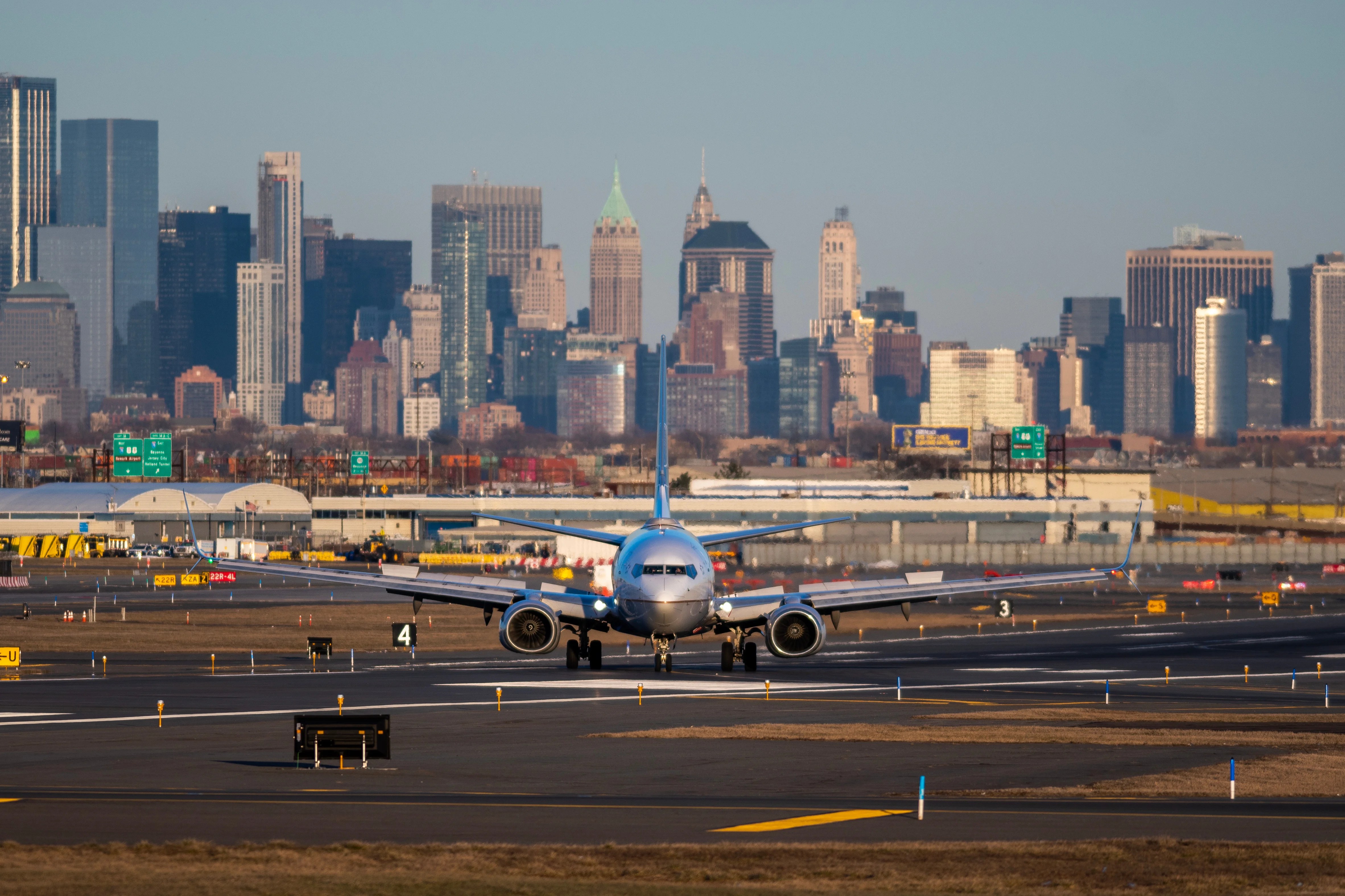 How To Get From Newark Airport to Manhattan [2024]