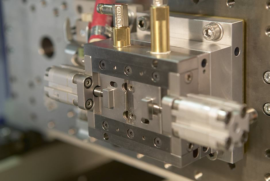 Mold Design,manufacturing plastic parts. Injection molding