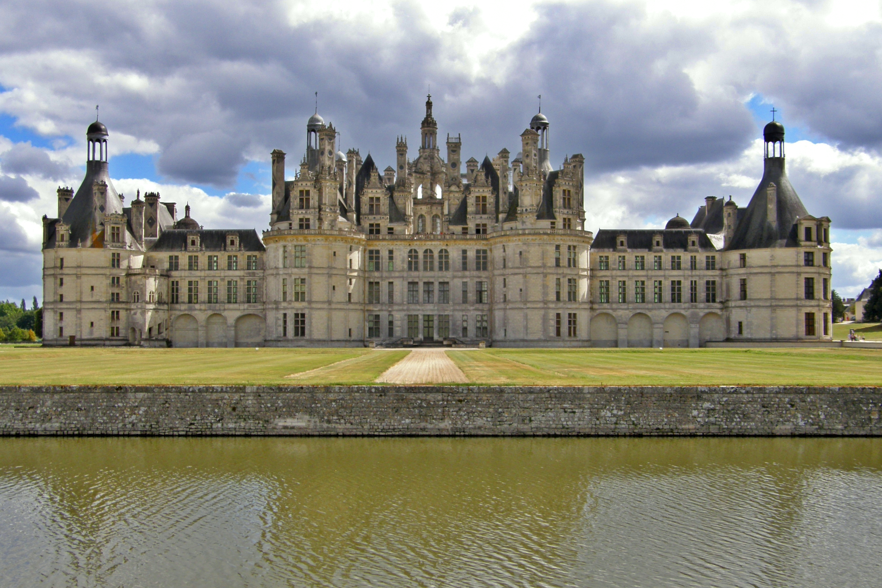 FileChâteau de Chambord, France..jpg Wikimedia Commons