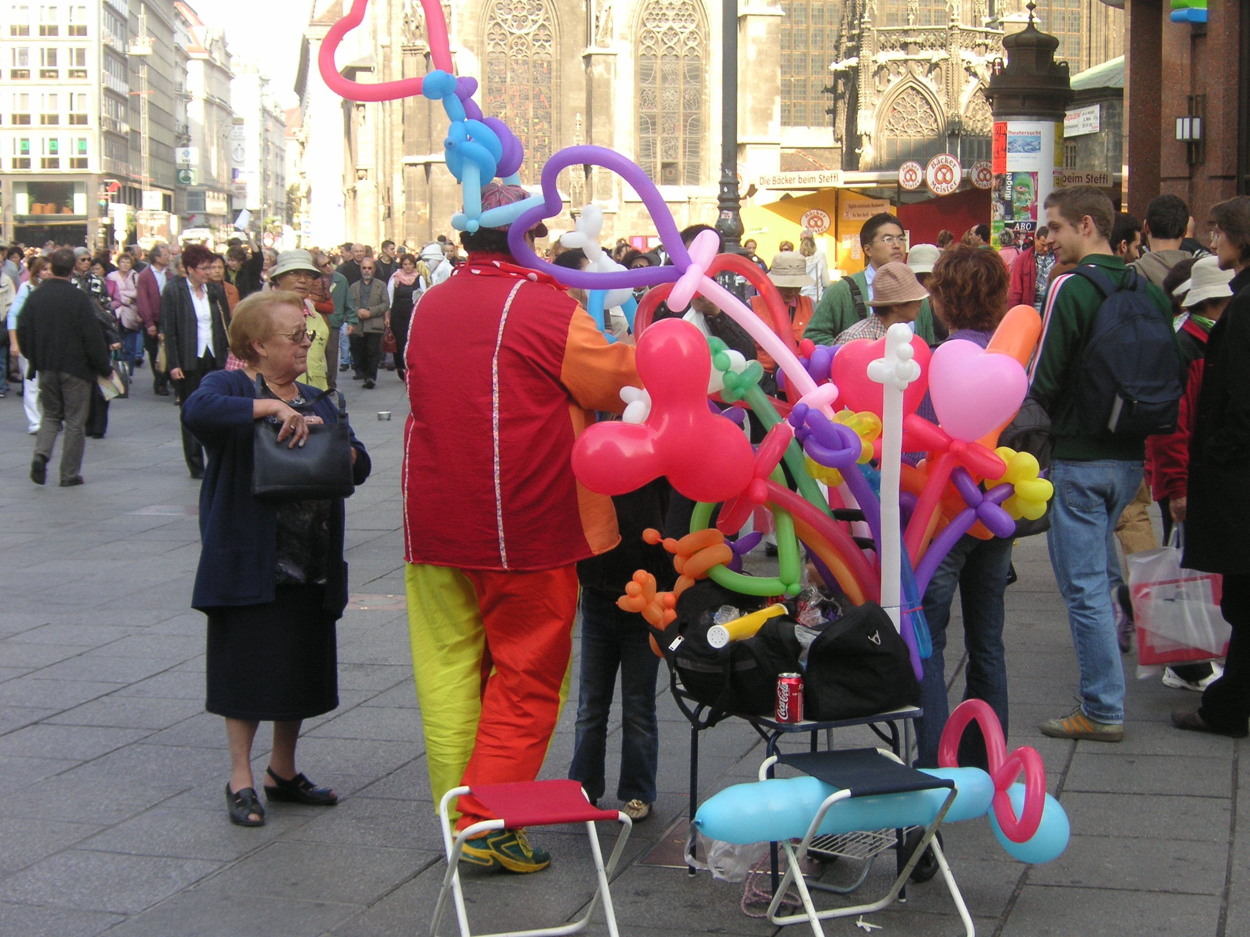 FileBalloon vendor.JPG Wikimedia Commons