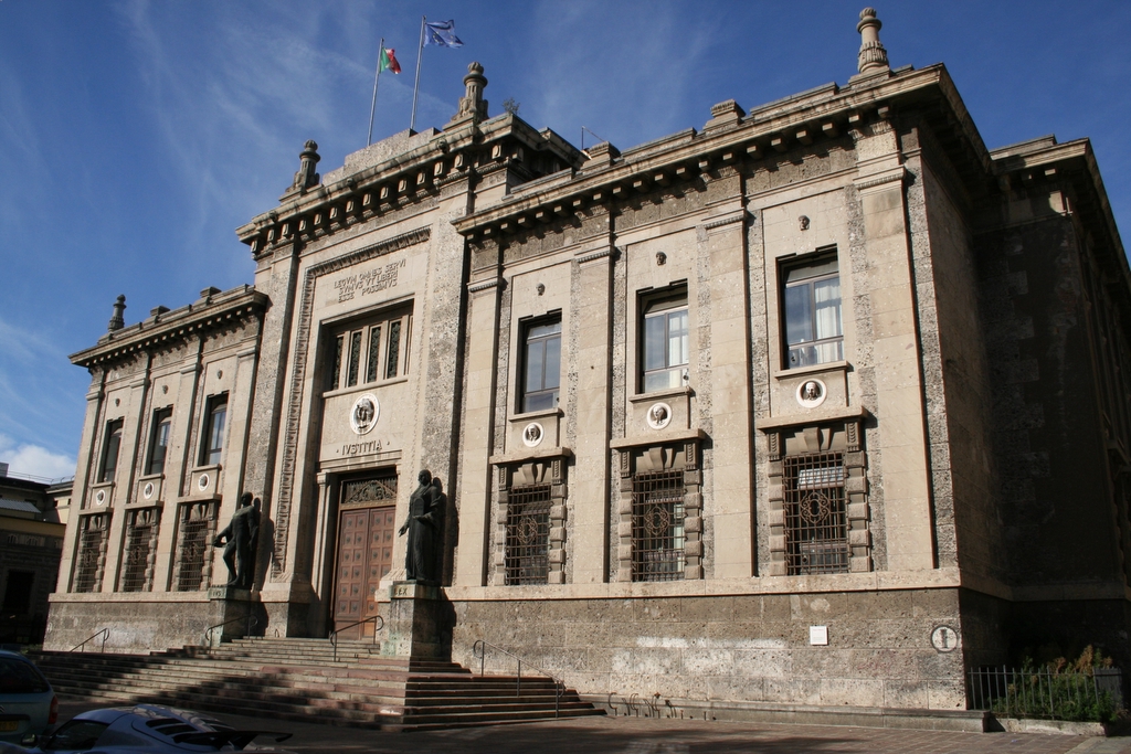Palazzo Di Giustizia (Bergamo) - Wikipedia 683_x_1024_jpg