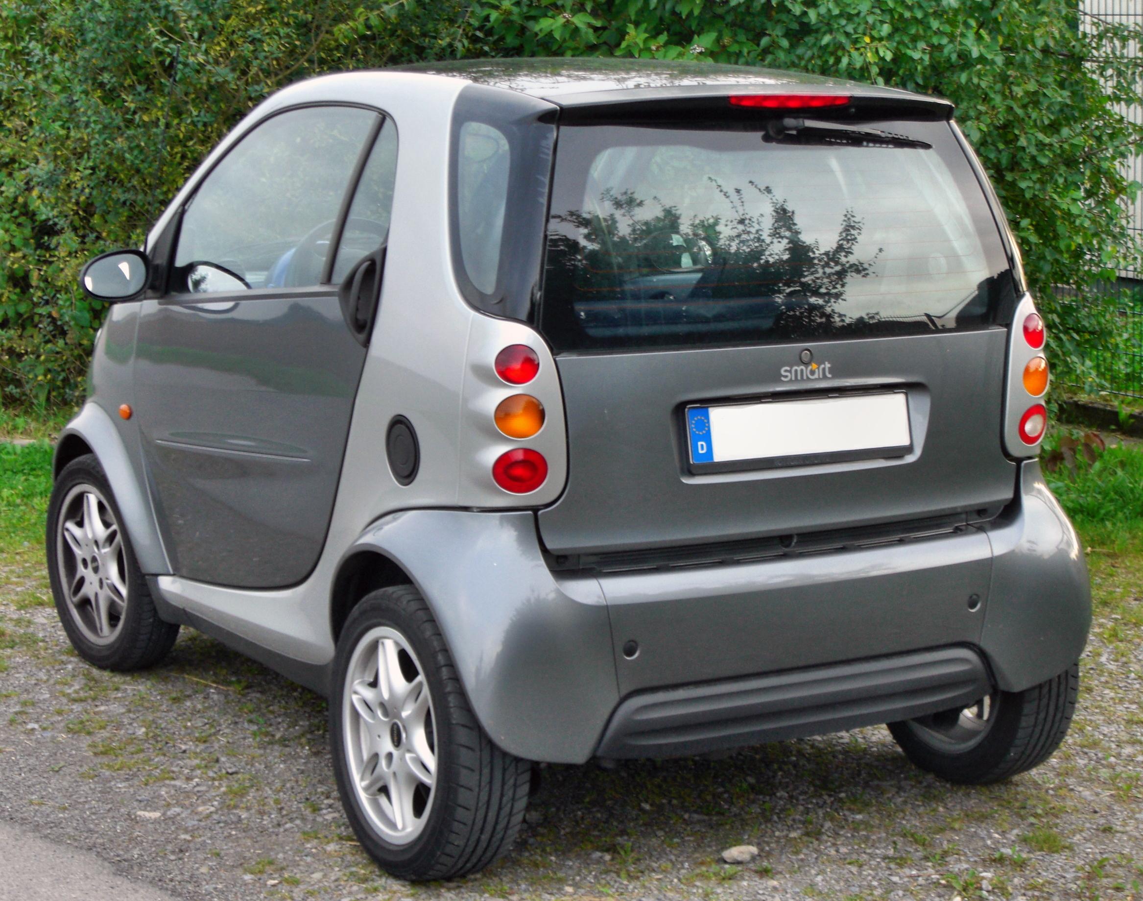 FileSmart Fortwo passion rear.JPG Wikimedia Commons(029)