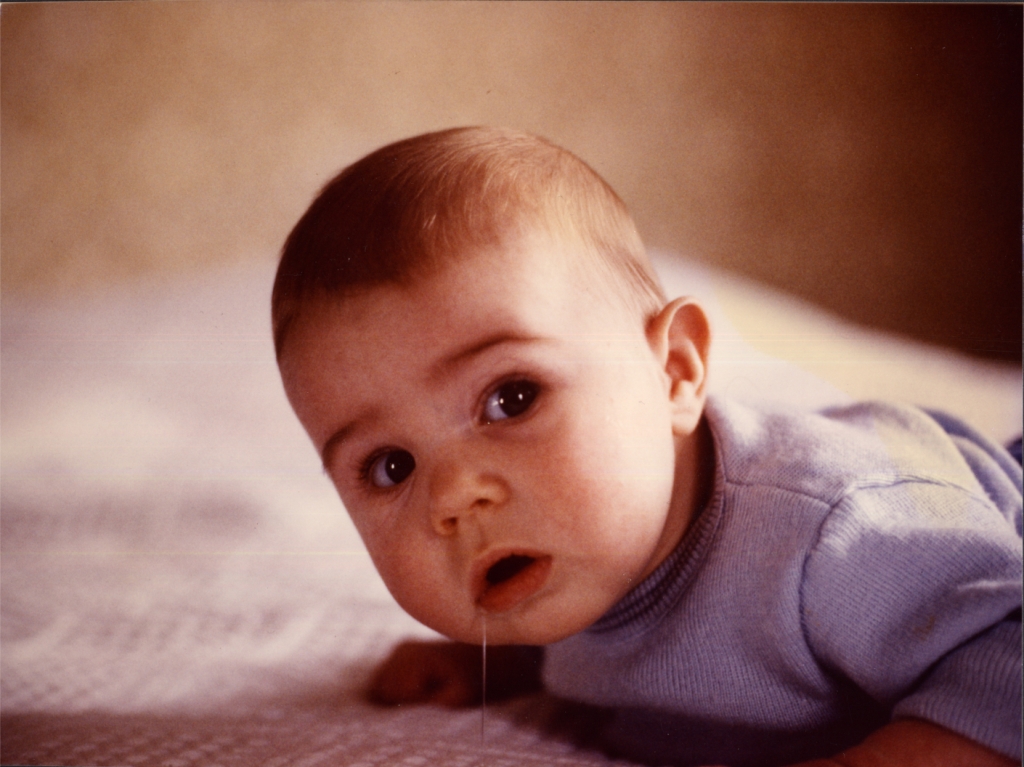 FileBabyglobal.jpg Wikimedia Commons