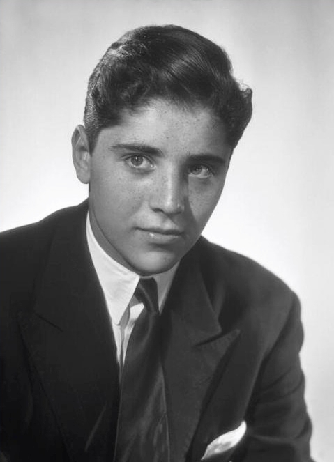 Sacha Distel wurde im Jahr 1933 geboren