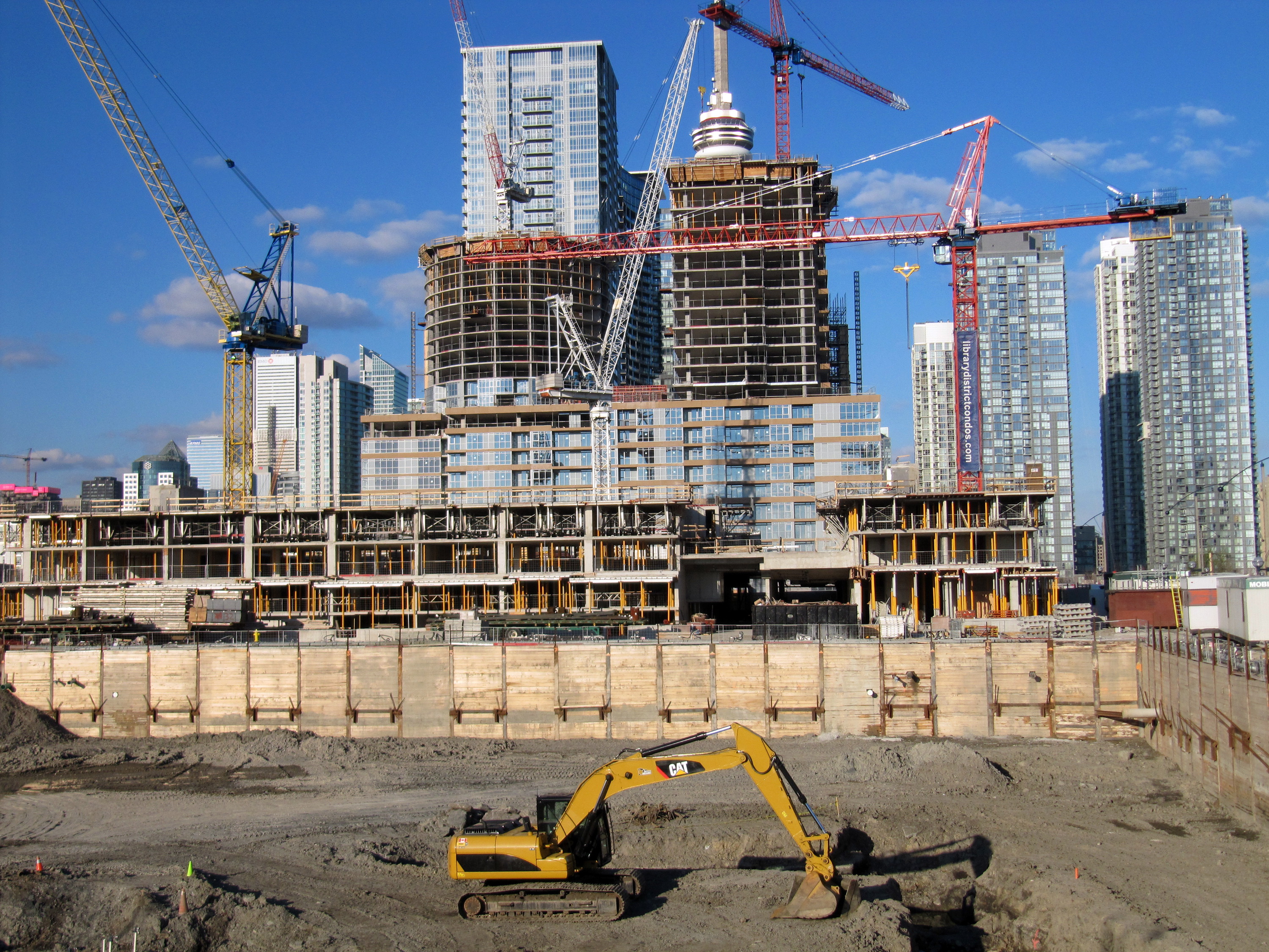 FileConstruction in Toronto May 2012.jpg Wikimedia Commons