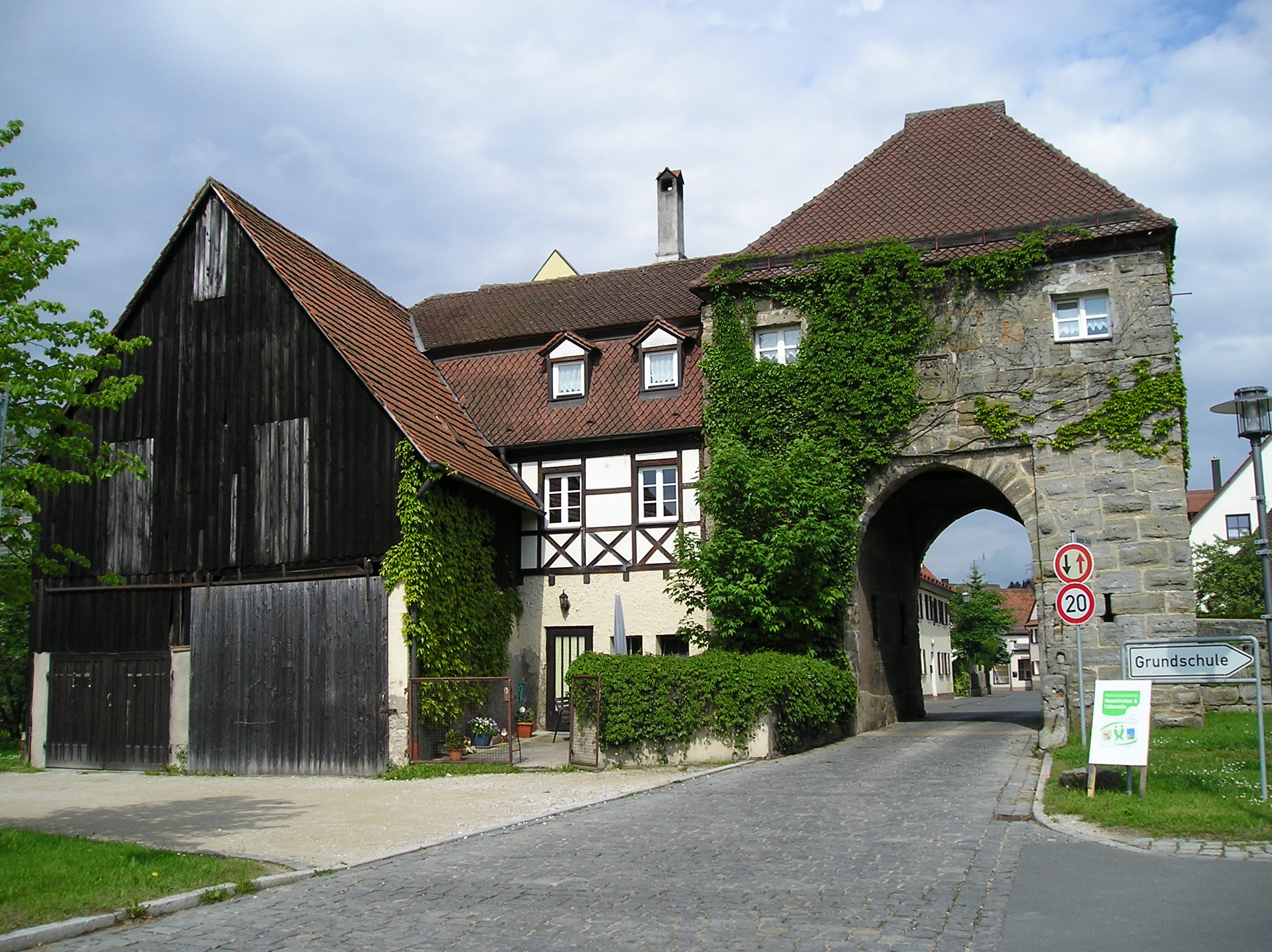 Aachen, aalen, abenberg, abensberg, abstatt, abtswind, achberg, achern File Neunkirchen Am Brand Erleinhofer Tor Jpeg Wikimedia Commons