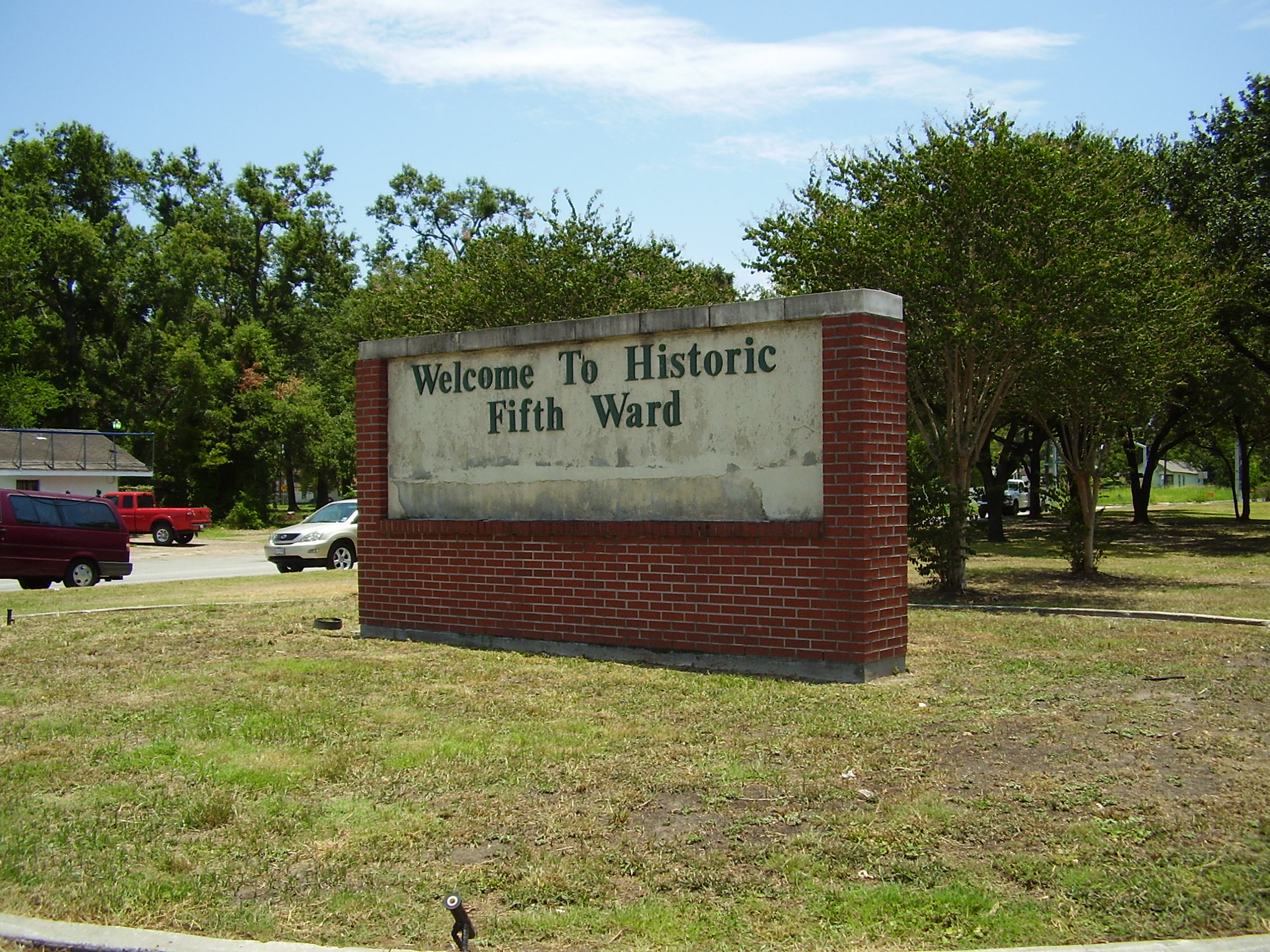 Does anyone know the crime in 5th Ward? (Houston, Mart low