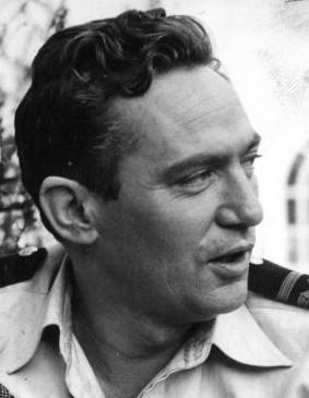 Peter Finch Größe: 1,75 m