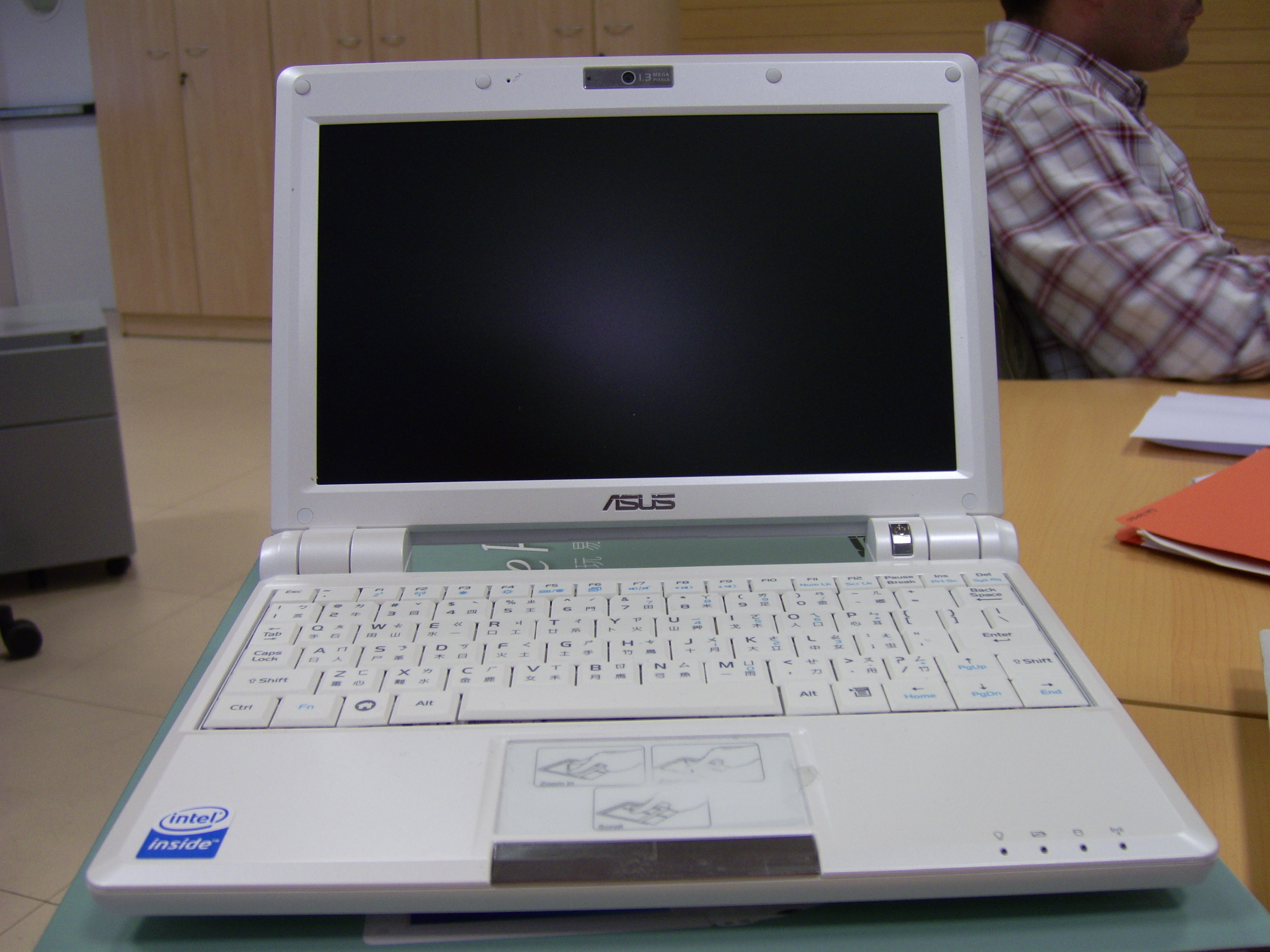 FileASUS Eee PC 900 0010.JPG Wikimedia Commons