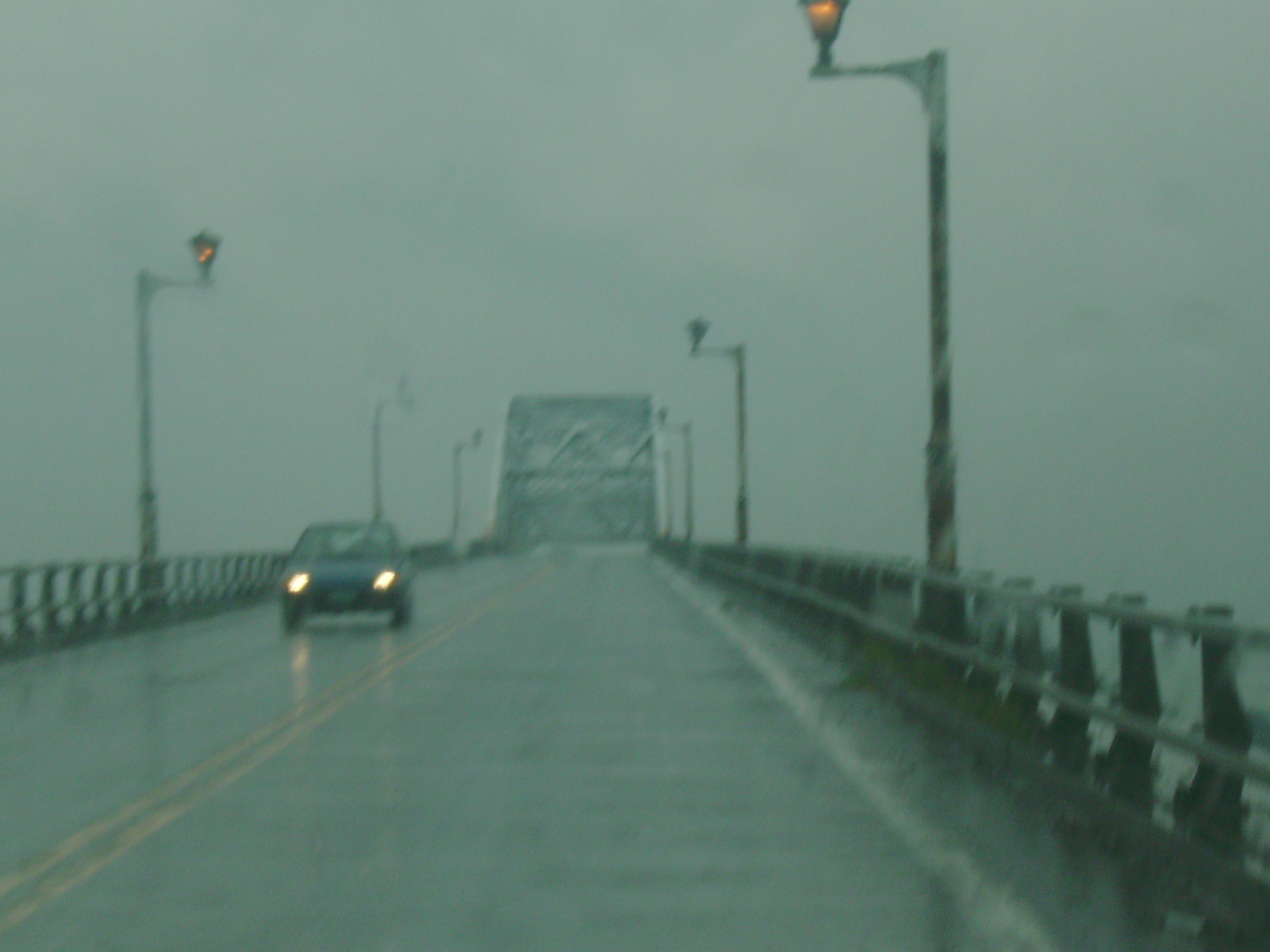 FileApproaching the Champlain Bridge on a rainy day.JPG Wikipedia